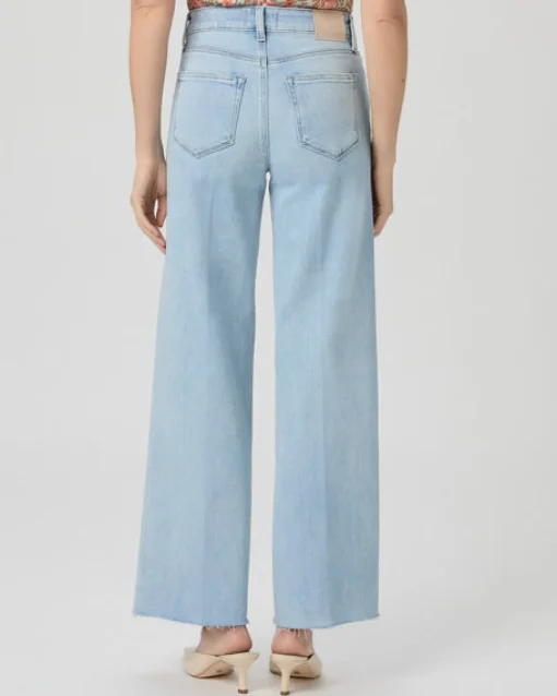 Anessa 31 Suki Distressed