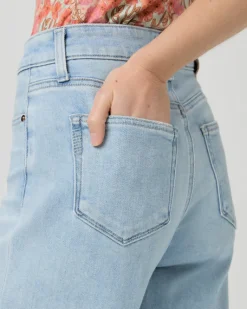 Anessa 31 Suki Distressed