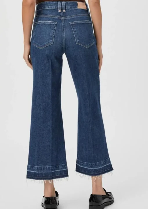 Anessa Jeans Alana