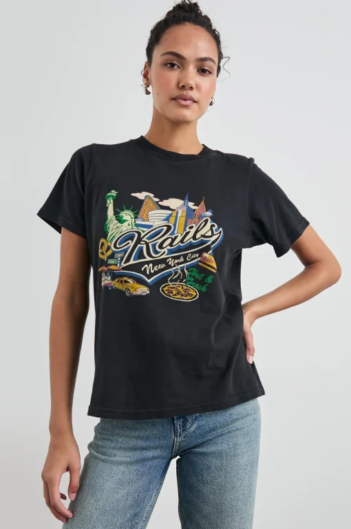Boyfriend Tee New York