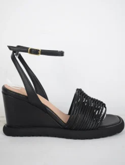 Capri Wedge Black