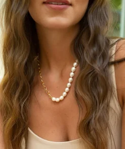 City Pearl and Gold Chain Necklace Gold
