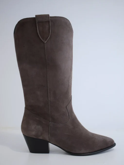 Daisy Boot Storm