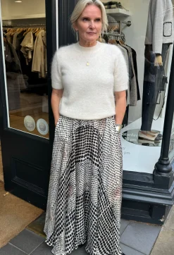 Dan Skirt Black