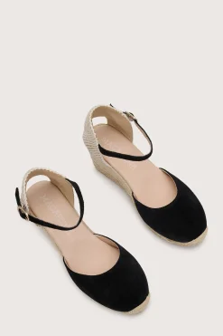Daniela Wedge Black