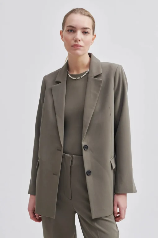 Evie Classic Blazer Bungee Cord