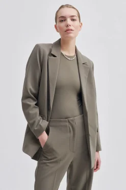 Evie Classic Blazer Bungee Cord