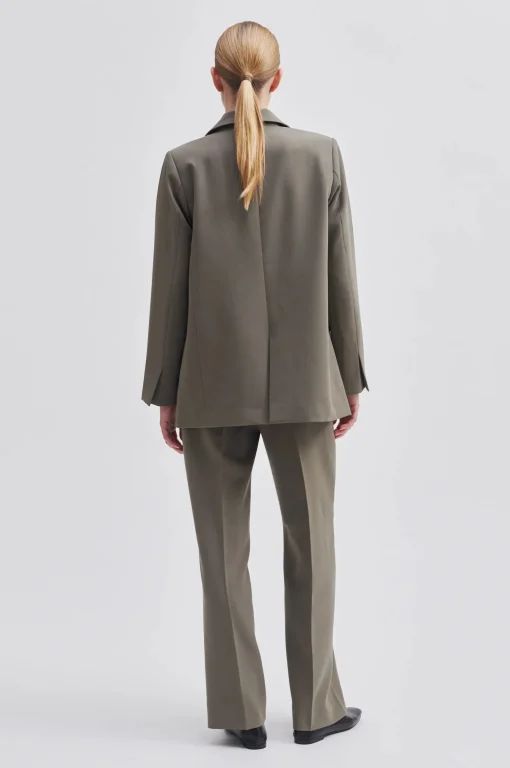 Evie Classic Blazer Bungee Cord