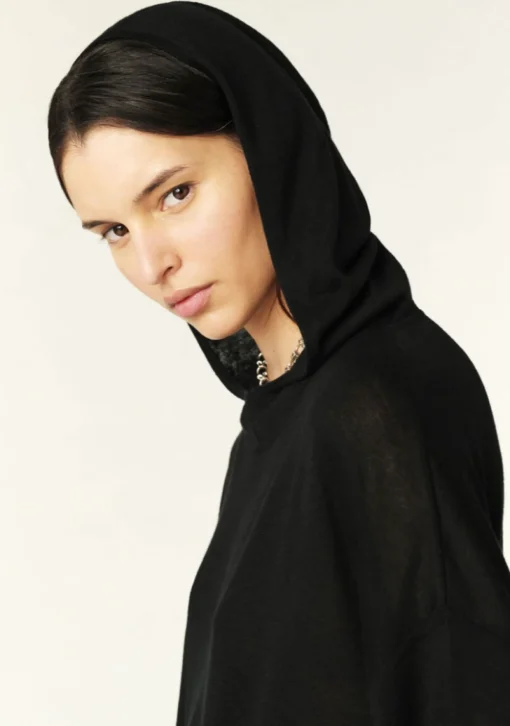 Izais Hoodie Black