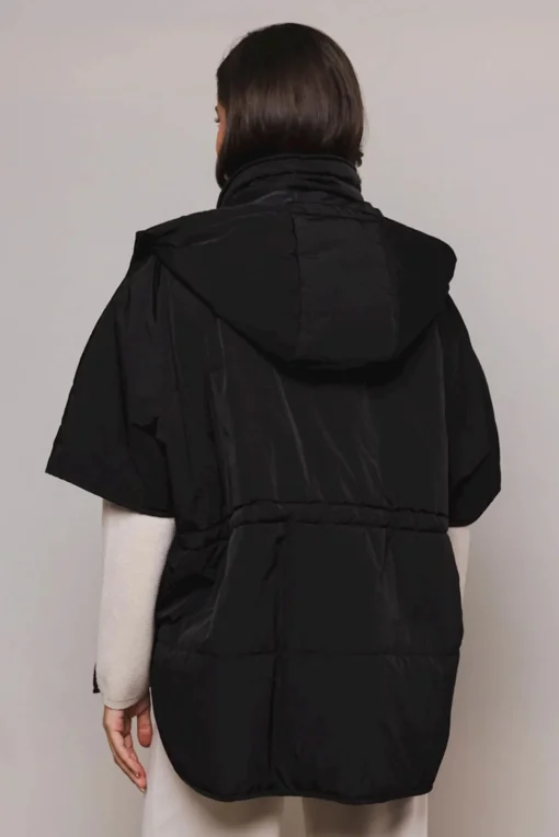 Judi Cape Black