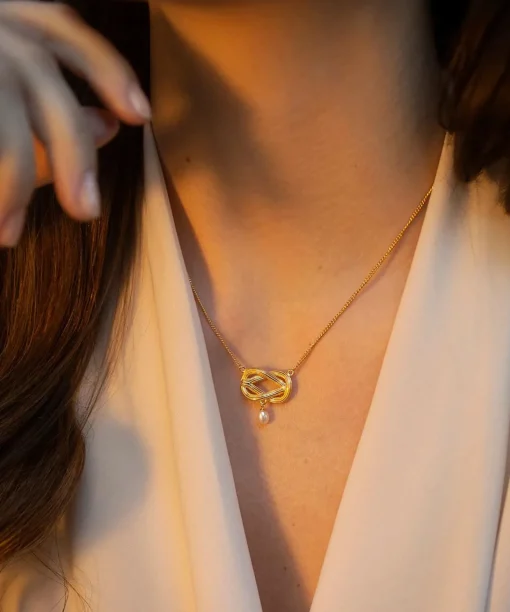 Love Knot Pearl Necklace Gold