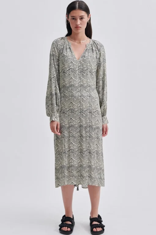 Mallow Tunic Dress Black