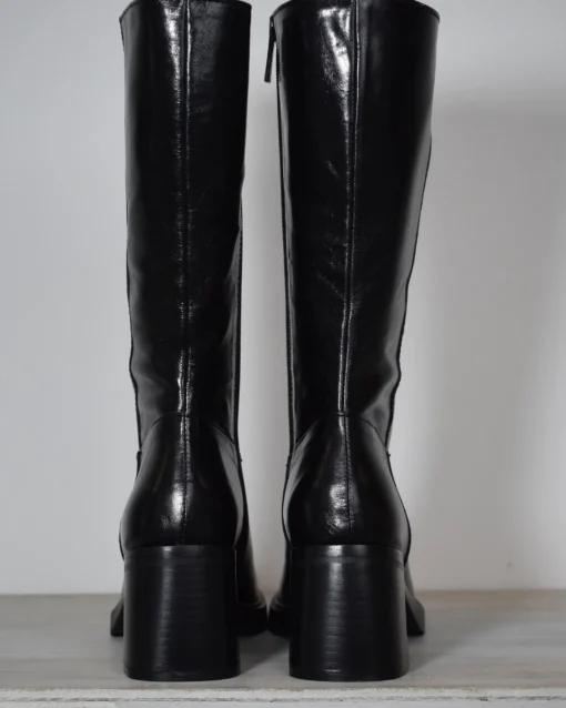 Mino Boot Black