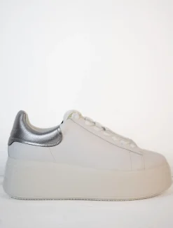 Moby Trainer White