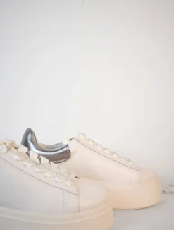 Moby Trainer White