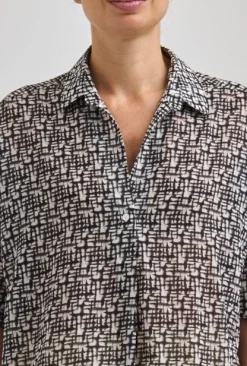 Pattern Top Navy