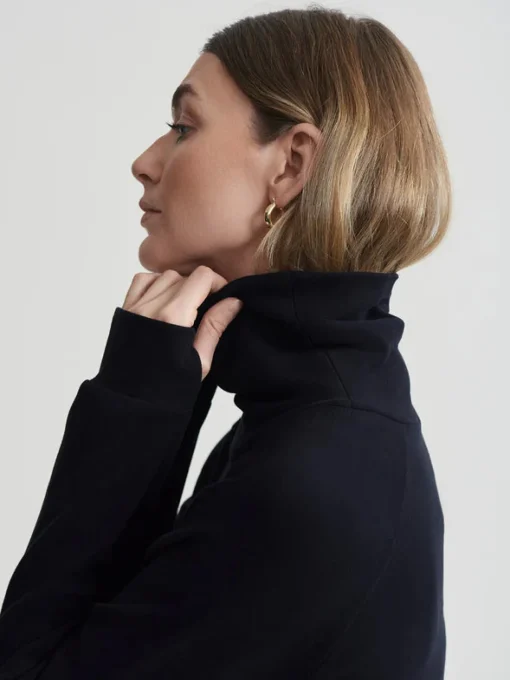 Portland High Neck Black