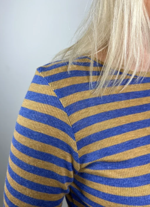 Selina O-Neck Tee