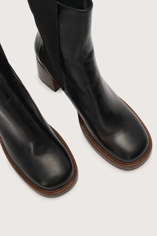 Short Mino Boot Black