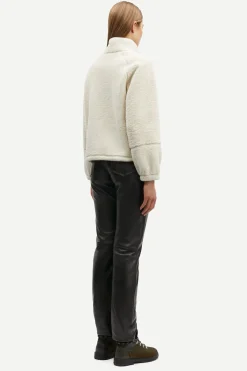 Tara Jacket Turtledove
