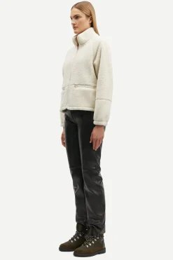 Tara Jacket Turtledove