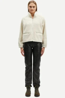 Tara Jacket Turtledove