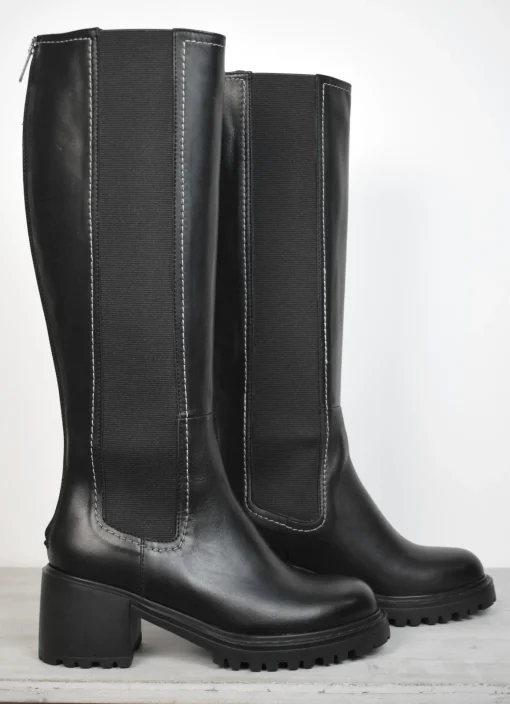Vitello Block Heel Boot Black